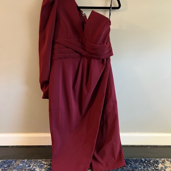 Lavish Alice Dress - Picture 4 of 7